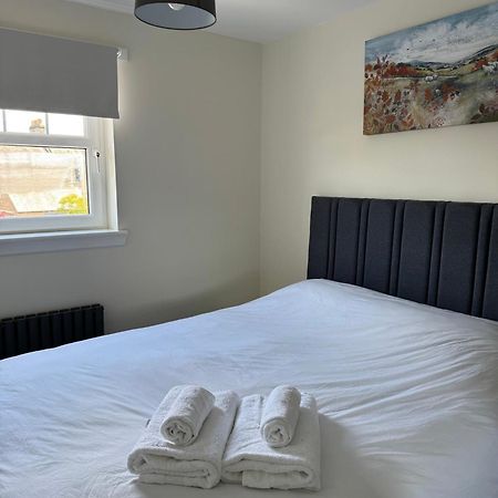 Modern 3 Bedroom Apartment In Markinch, Fife Extérieur photo
